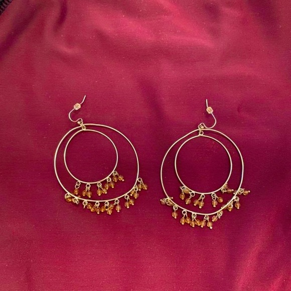 CACHE EARRINGS - Goldtone hardware double hoops with amber beads - Picture 2 of 3